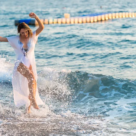 Resort Pgs Rose (adults Only)